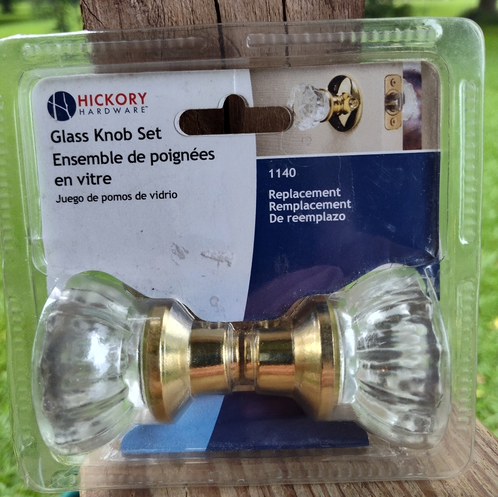Hickory Hardware Glass Knob Set with Gold Accents